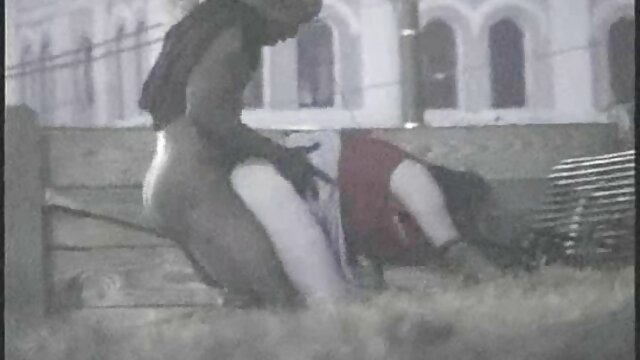 メガネを持つ男fucks女の子 女性 絶頂 動画
