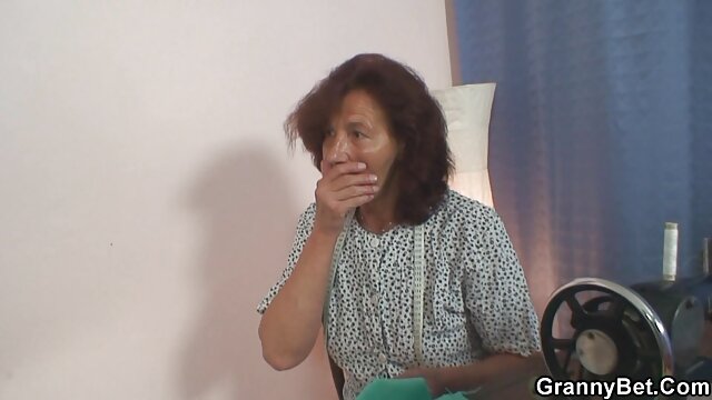 美しい女の子の喫煙 高 身長 女 エロ 動画