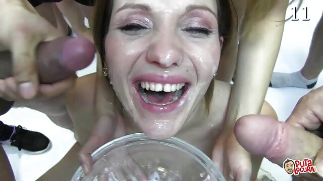 魅力的なブルネット av 女子 動画